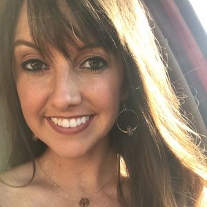 Meet your Posher, Rayne